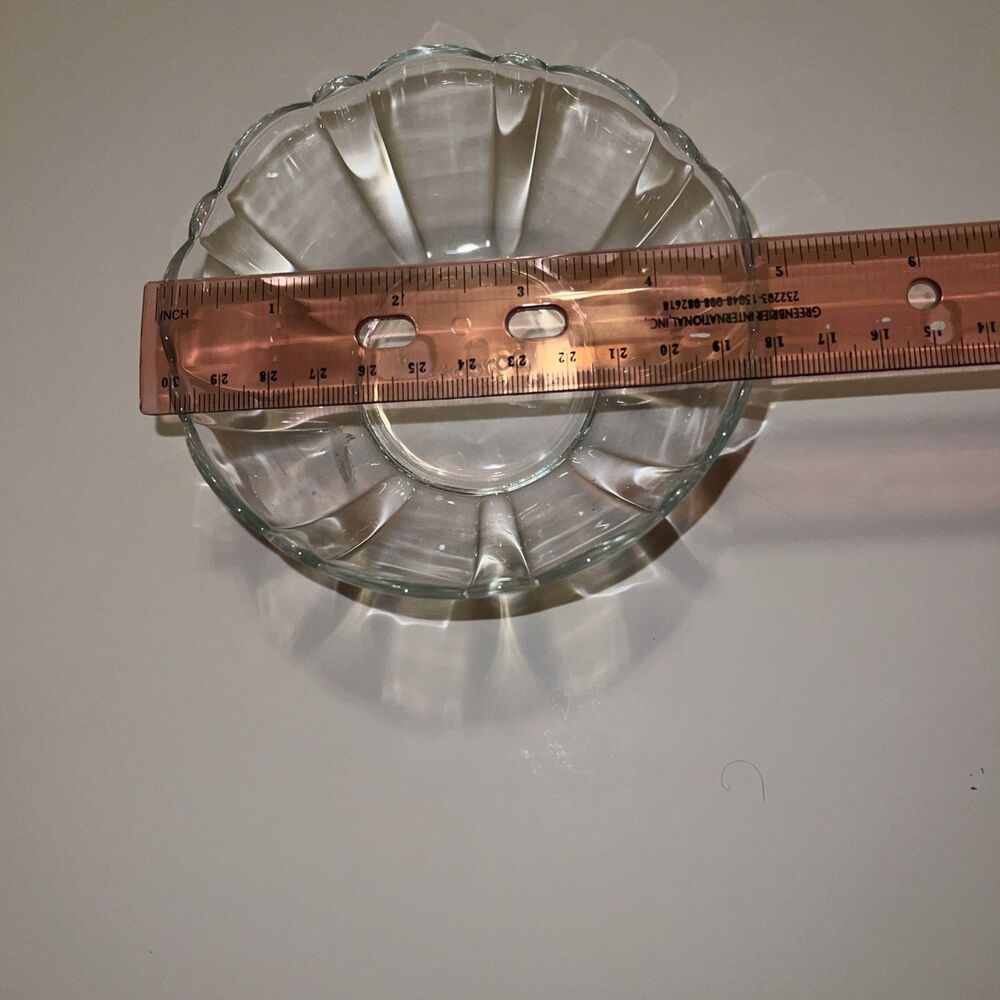 Arcoroc France BERRY DESSERT BOWL Clear Glass Petal Panels Scalloped (5”)